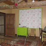 לינה וארוחת בוקר La Ferme Du Bascou 3*